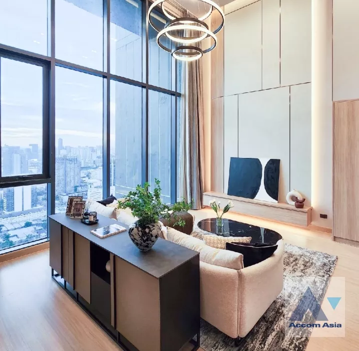 Double High Ceiling, Duplex Condo, Penthouse |  3 Bedrooms  Condominium For Sale in Sukhumvit, Bangkok  near BTS Ekkamai (AA37180)