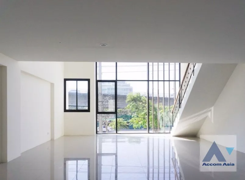 unitHome Office |  3 Bedrooms  House For Rent in Sathorn, Bangkok  near BRT Wat Dokmai (AA37195)