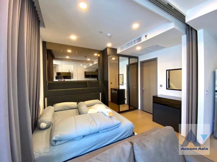  1 Bedroom  Condominium For Rent in Silom, Bangkok  near MRT Sam Yan (AA37196)