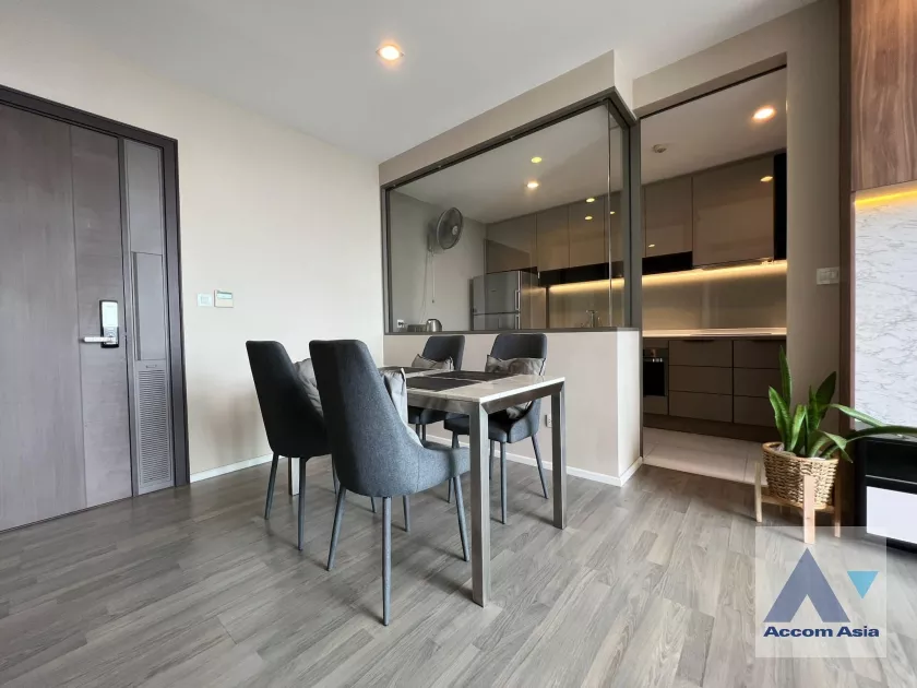  2 Bedrooms  Condominium For Rent in Phaholyothin, Bangkok  (AA37202)