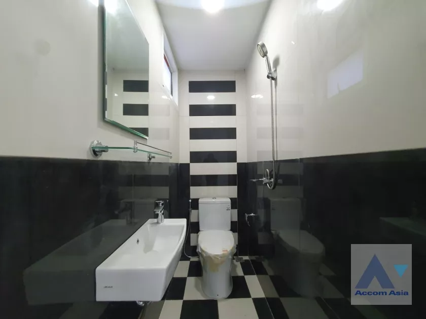 6  4 br Townhouse For Rent in Sukhumvit ,Bangkok BTS Punnawithi at Hallmark 2 Prestige Sukhumvit 64 AA37207