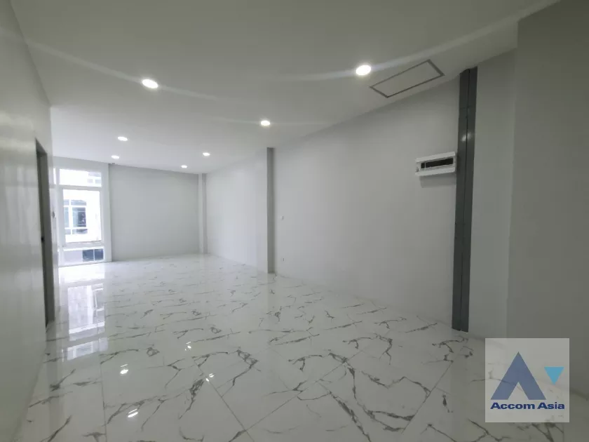37  4 br Townhouse For Rent in Sukhumvit ,Bangkok BTS Punnawithi at Hallmark 2 Prestige Sukhumvit 64 AA37207