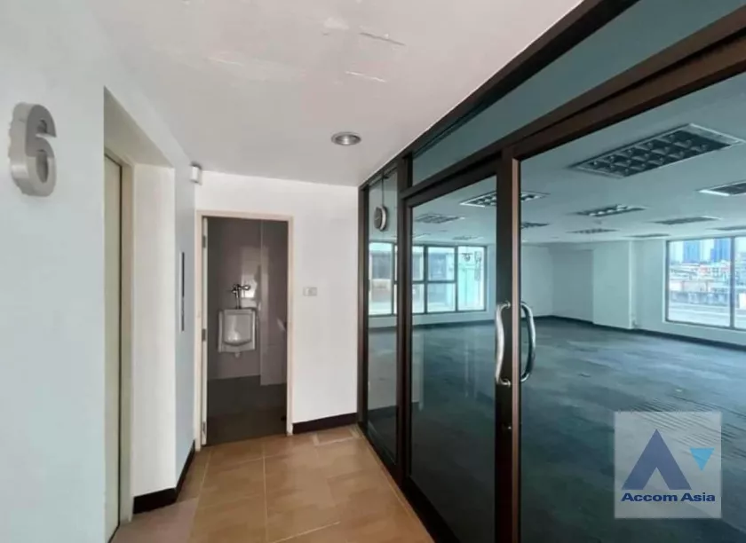 unitOffice |  Building For Rent in Charoen Nakhon, Bangkok  near BTS Krung Thon Buri (AA37218)