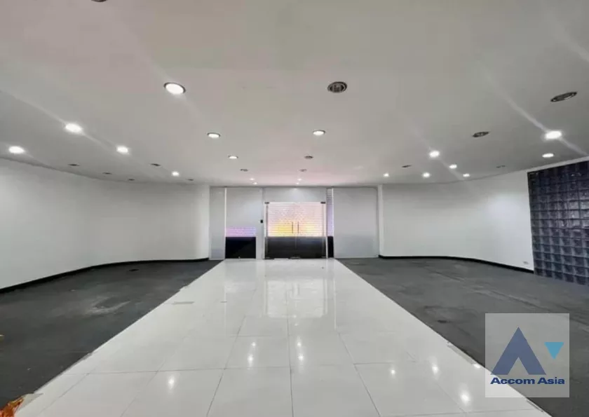 11  Building For Rent in Charoen Nakhon ,Bangkok BTS Krung Thon Buri AA37218