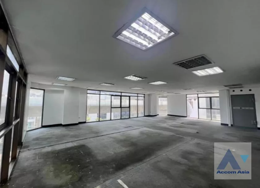 9  Building For Rent in Charoen Nakhon ,Bangkok BTS Krung Thon Buri AA37218