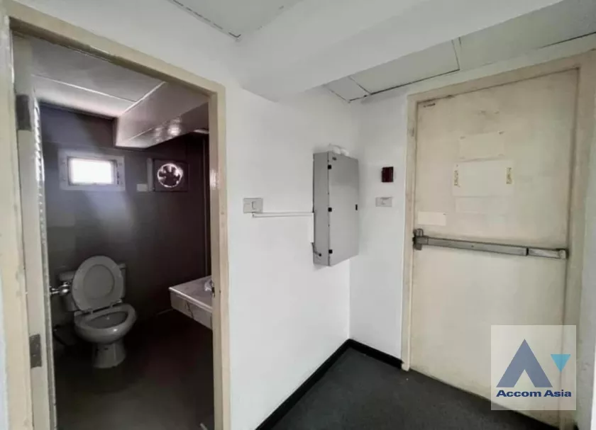 15  Building For Rent in Charoen Nakhon ,Bangkok BTS Krung Thon Buri AA37218