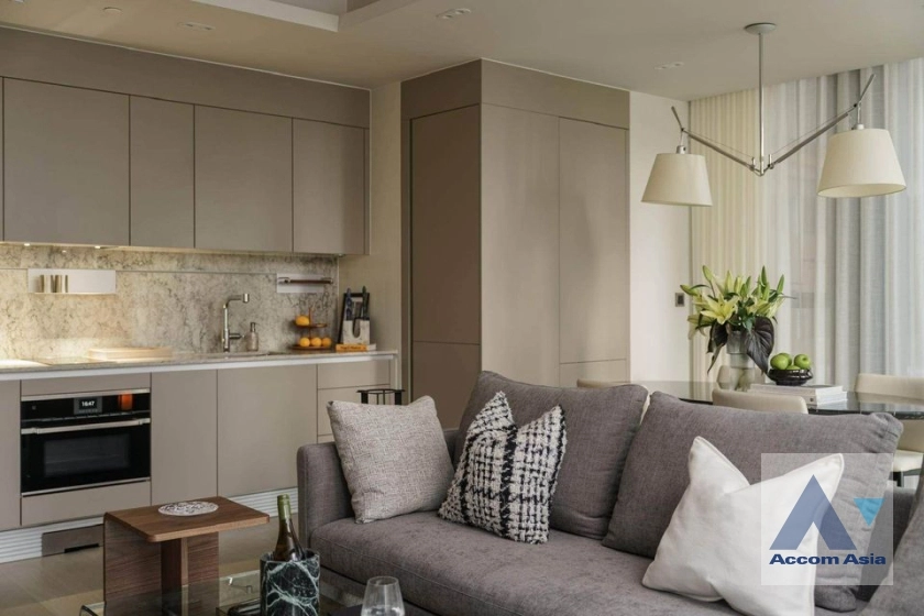 unit 1 Bedroom  Condominium For Rent in Ploenchit, Bangkok  near BTS Ploenchit (AA37225)