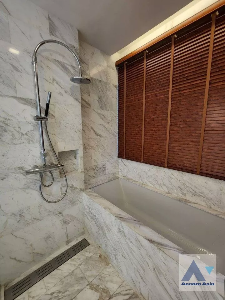 7  2 br Condominium For Sale in New Phetchaburi ,Bangkok MRT Phetchaburi at Circle Living Prototype AA37228