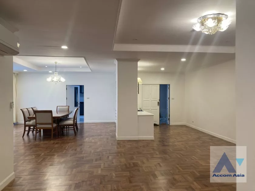 unit 3 Bedrooms  Apartment For Rent in Sukhumvit, Bangkok  near BTS Asok - MRT Sukhumvit (AA37229)