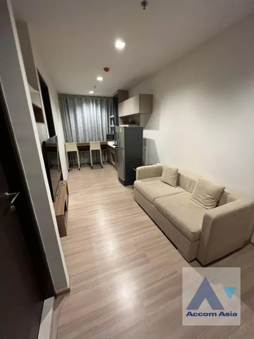 unit 1 Bedroom  Condominium For Sale in Sathorn, Bangkok  near BTS Saphan Taksin (AA37234)