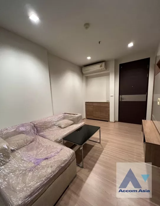 unit 1 Bedroom  Condominium For Sale in Sathorn, Bangkok  near BTS Saphan Taksin (AA37241)