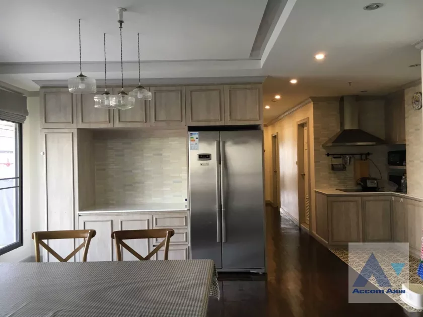 unit 3 Bedrooms  Condominium For Rent in Ploenchit, Bangkok  near BTS Ploenchit (AA37243)