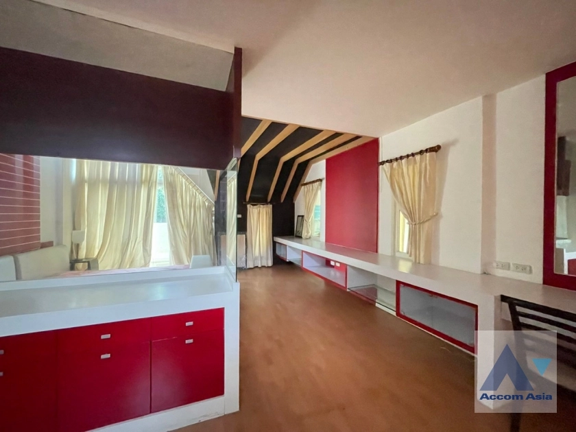 6  3 br House For Rent in Lat Phrao ,Bangkok  AA37247