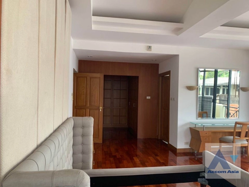 8  4 br House For Rent in Ratchadaphisek ,Bangkok  AA37250