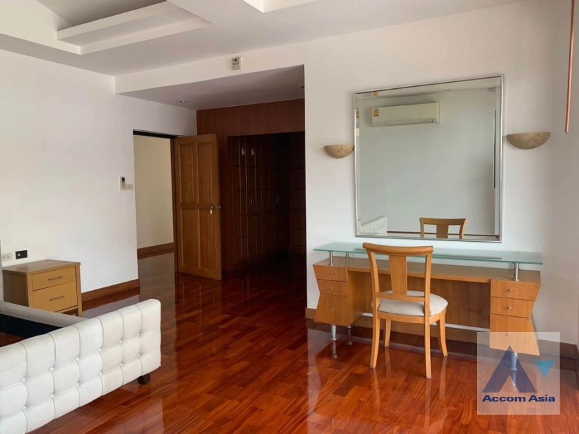 10  4 br House For Rent in Ratchadaphisek ,Bangkok  AA37250