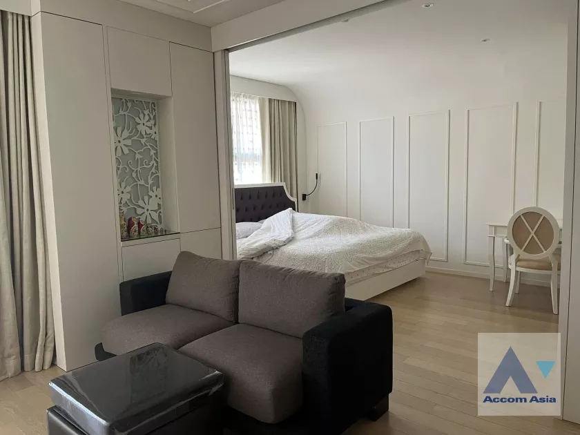 unit 1 Bedroom  Condominium For Rent in Sukhumvit, Bangkok  near BTS Ekkamai (AA37251)
