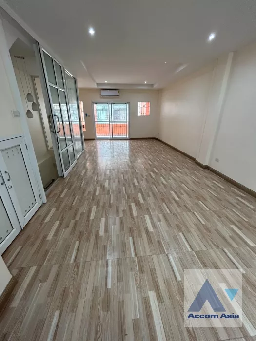 9  3 br Townhouse for rent and sale in sukhumvit ,Bangkok BTS Punnawithi AA37254