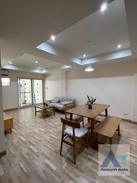 4  3 br Townhouse for rent and sale in Bang Na ,Bangkok BTS Punnawithi AA37254