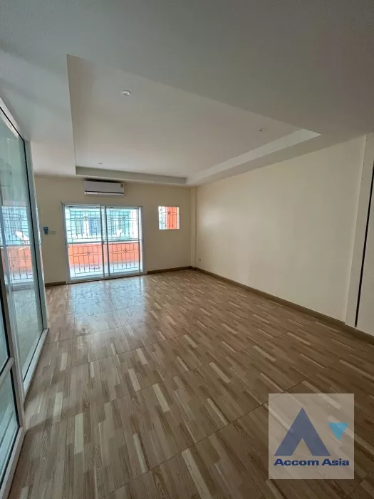 8  3 br Townhouse for rent and sale in sukhumvit ,Bangkok BTS Punnawithi AA37254