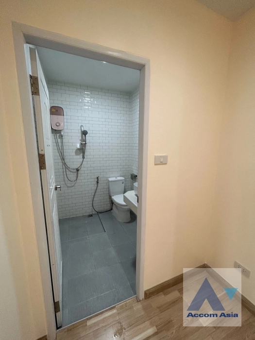 20  3 br Townhouse for rent and sale in Bang Na ,Bangkok BTS Punnawithi AA37254