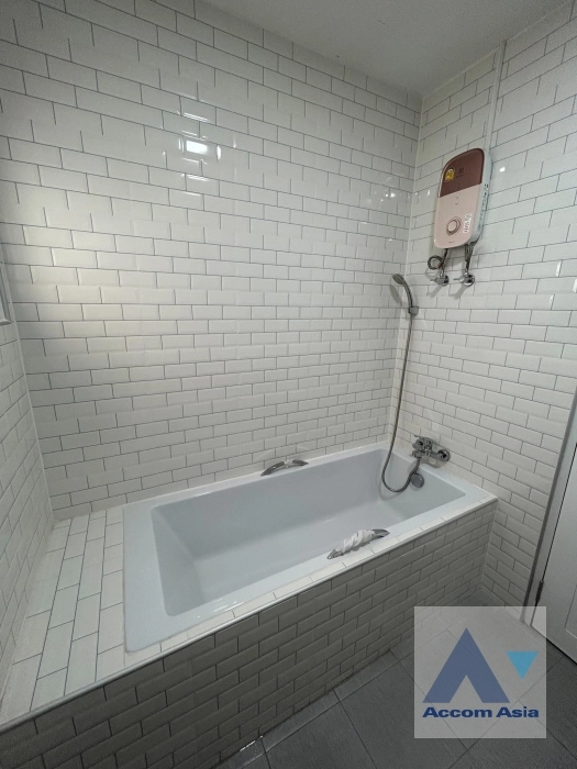11  3 br Townhouse for rent and sale in Bang Na ,Bangkok BTS Punnawithi AA37254
