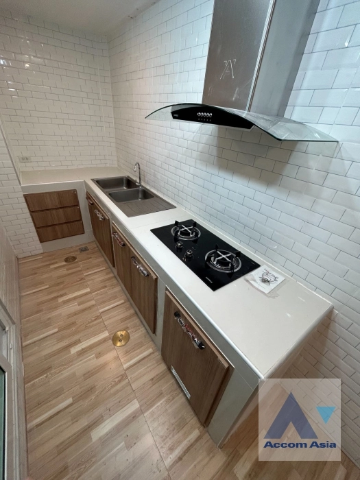 6  3 br Townhouse for rent and sale in Bang Na ,Bangkok BTS Punnawithi AA37254