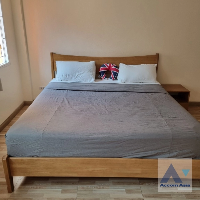 16  3 br Townhouse for rent and sale in Bang Na ,Bangkok BTS Punnawithi AA37254