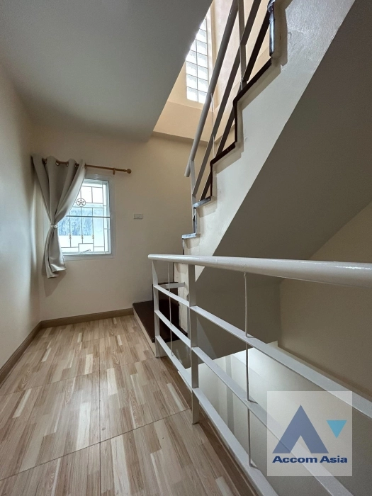 8  3 br Townhouse for rent and sale in Bang Na ,Bangkok BTS Punnawithi AA37254