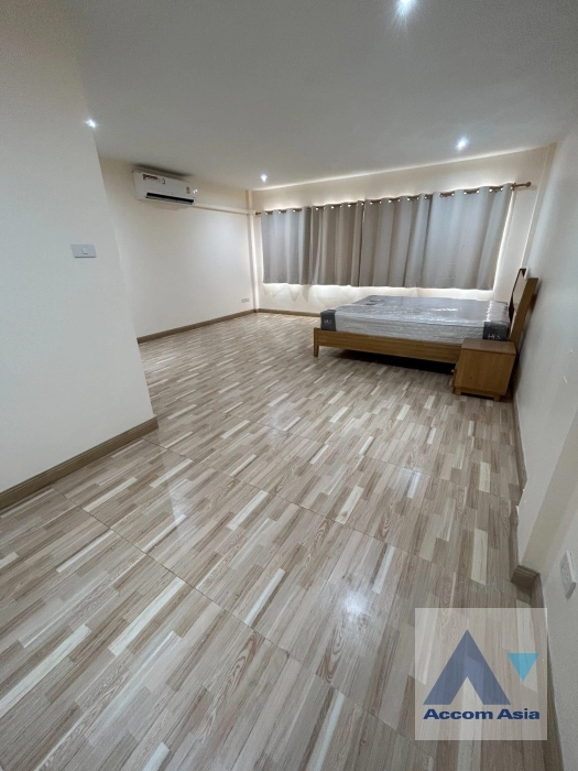 18  3 br Townhouse for rent and sale in Bang Na ,Bangkok BTS Punnawithi AA37254