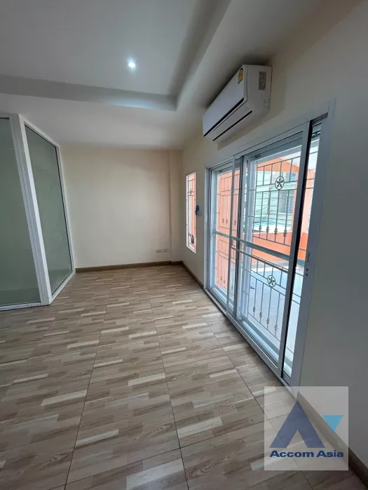 23  3 br Townhouse for rent and sale in sukhumvit ,Bangkok BTS Punnawithi AA37254