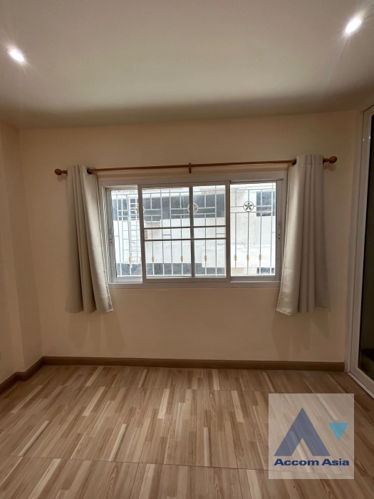 25  3 br Townhouse for rent and sale in Bang Na ,Bangkok BTS Punnawithi AA37254