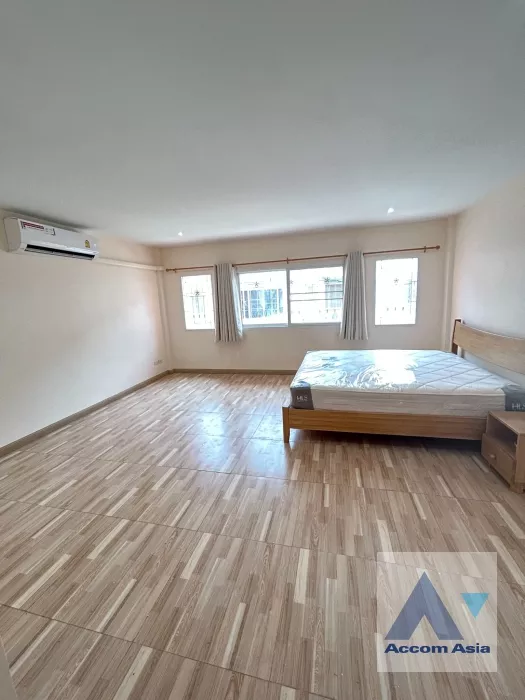 13  3 br Townhouse for rent and sale in sukhumvit ,Bangkok BTS Punnawithi AA37254