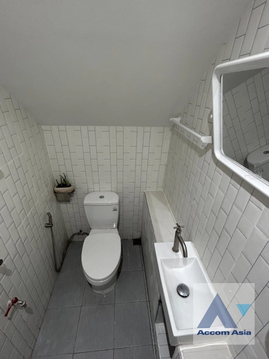 27  3 br Townhouse for rent and sale in Bang Na ,Bangkok BTS Punnawithi AA37254