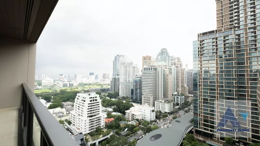  3 Bedrooms  Condominium For Sale in Ploenchit, Bangkok  near BTS Ratchadamri (AA37266)