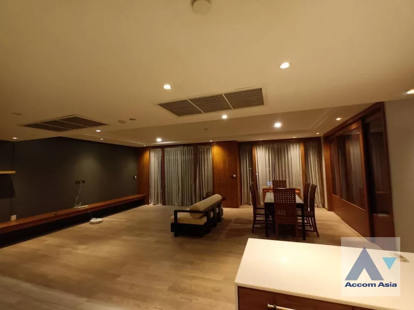  3 Bedrooms  Condominium For Rent in Ploenchit, Bangkok  near BTS Ploenchit (AA37272)