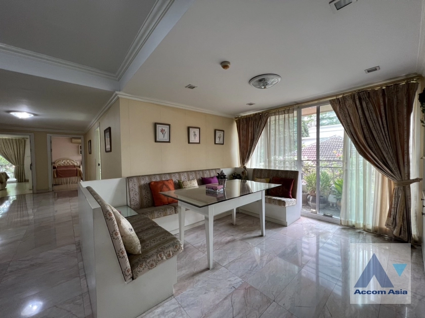  3 Bedrooms  Condominium For Sale in Sukhumvit, Bangkok  near BTS Phrom Phong (AA37289)