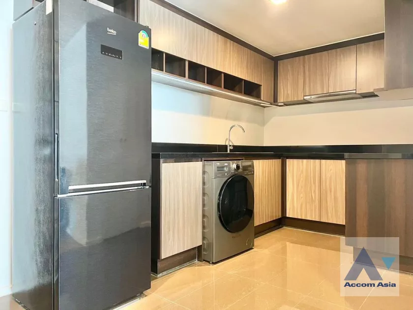 5  2 br Condominium For Sale in Sukhumvit ,Bangkok BTS Ploenchit at Focus Ploenchit AA37313