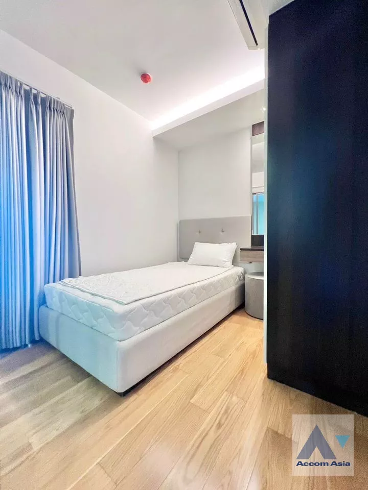 9  2 br Condominium For Sale in Sukhumvit ,Bangkok BTS Ploenchit at Focus Ploenchit AA37313