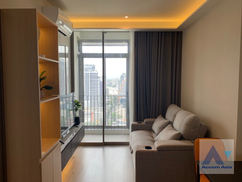  1 Bedroom  Condominium For Sale in Sukhumvit, Bangkok  near BTS Ekkamai (AA37315)