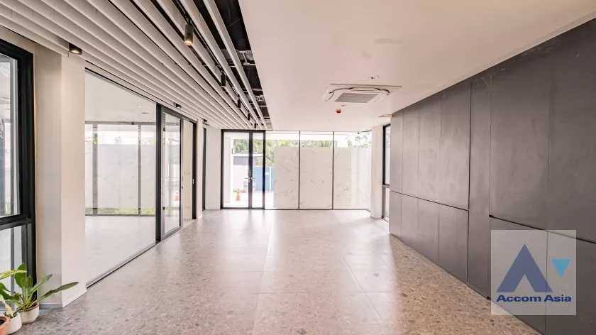 7  House For Rent in Sukhumvit ,Bangkok  AA37323