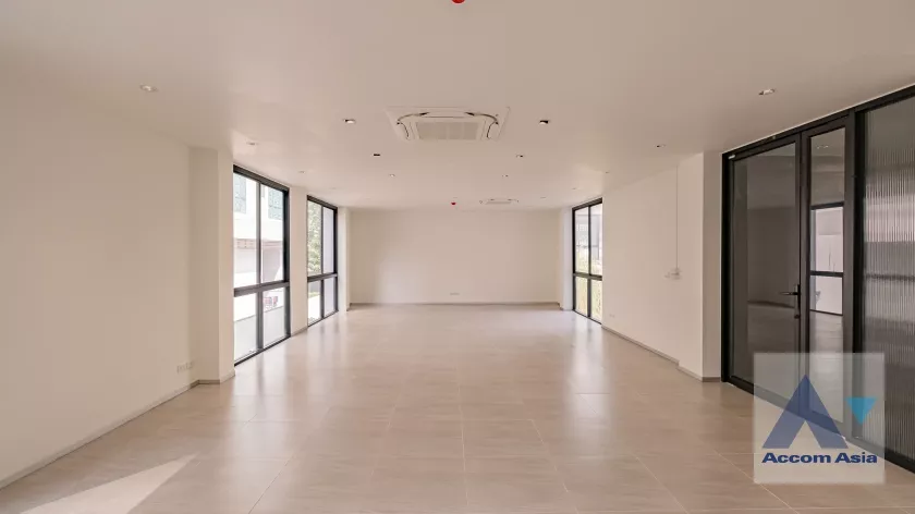 15  House For Rent in Sukhumvit ,Bangkok  AA37323