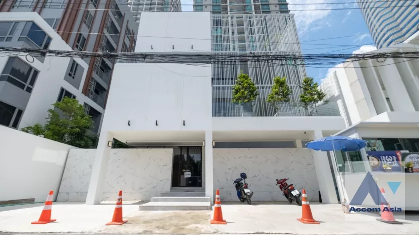  2  House For Rent in Sukhumvit ,Bangkok  AA37323