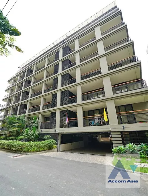  2 Bedrooms  Apartment For Rent in Sukhumvit, Bangkok  near BTS Asok - MRT Sukhumvit (AA37326)