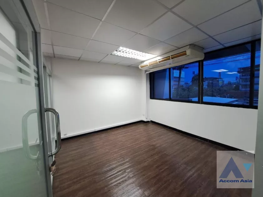 unitOffice |  Office space For Rent in Sathorn, Bangkok  near BTS Saint Louis (AA37330)