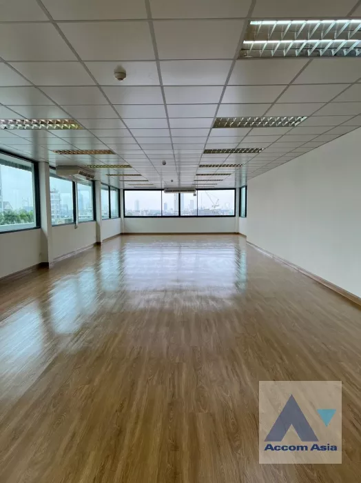 Office |  IYARA Tower Office space  for Rent BTS Saint Louis in Sathorn Bangkok
