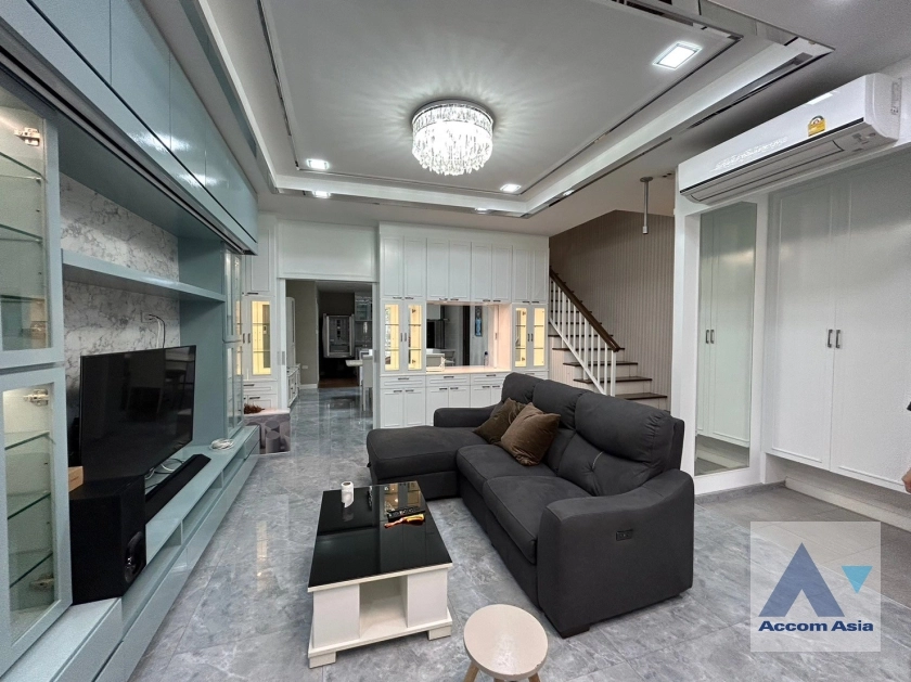 6  3 br Townhouse for rent and sale in Sukhumvit ,Bangkok BTS On Nut at Garden Square Sukhumvit 77 AA37335