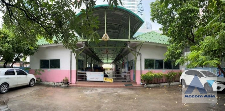  1  House For Rent in sathorn ,Bangkok BTS Chong Nonsi AA37336