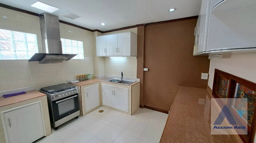 13  4 br Townhouse For Rent in Sukhumvit ,Bangkok BTS Phra khanong AA37344