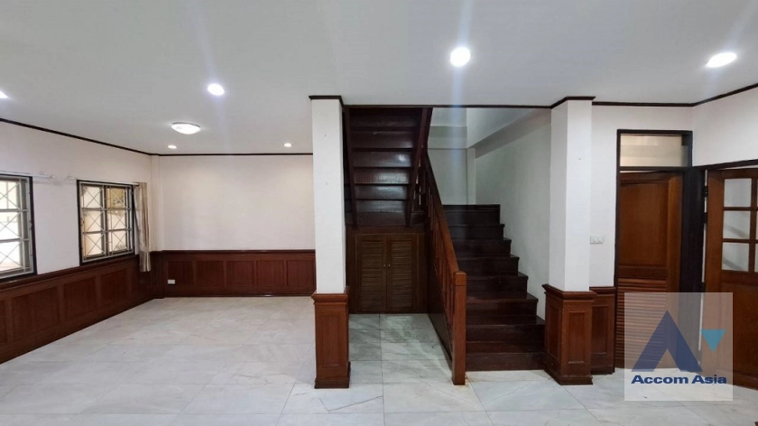 10  4 br Townhouse For Rent in Sukhumvit ,Bangkok BTS Phra khanong AA37344