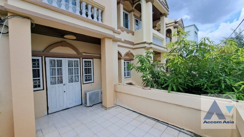 1  4 br Townhouse For Rent in Sukhumvit ,Bangkok BTS Phra khanong AA37344